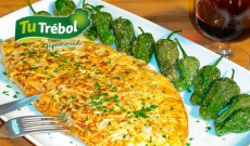 EN SEMANA SANTA: TORTILLA DE BACALAO CON PIMIENTOS 