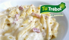 MACARRONES CON BACON A LOS CUATRO QUESOS
