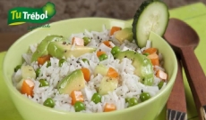 Ensalada Mexicana con arroz al vapor y aguacate