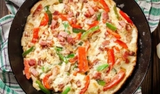 Tortilla vaga de pimientos y bacon