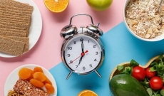 Horarios regulares y comidas fáciles de digerir