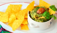 Nachos con guacamole